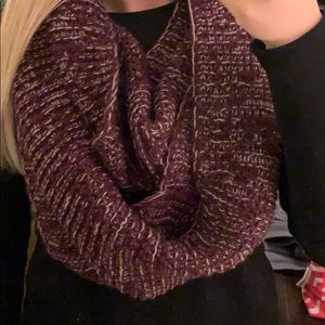 Maroon scarf!